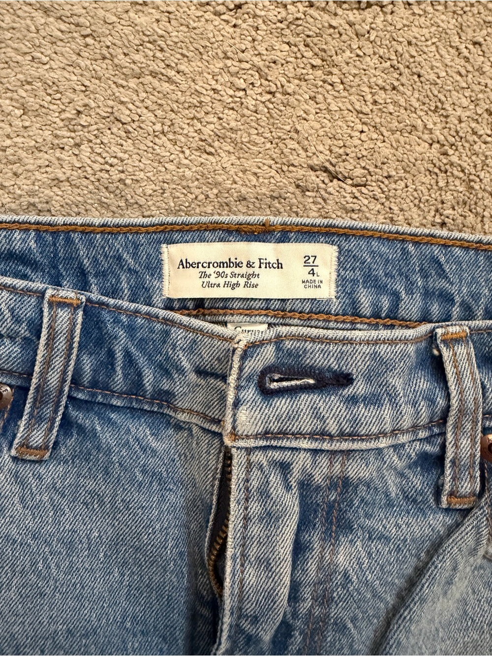 Abercrombie & Fitch The ’90s Straight Ultra High Rise Jeans | Size 27 Long
